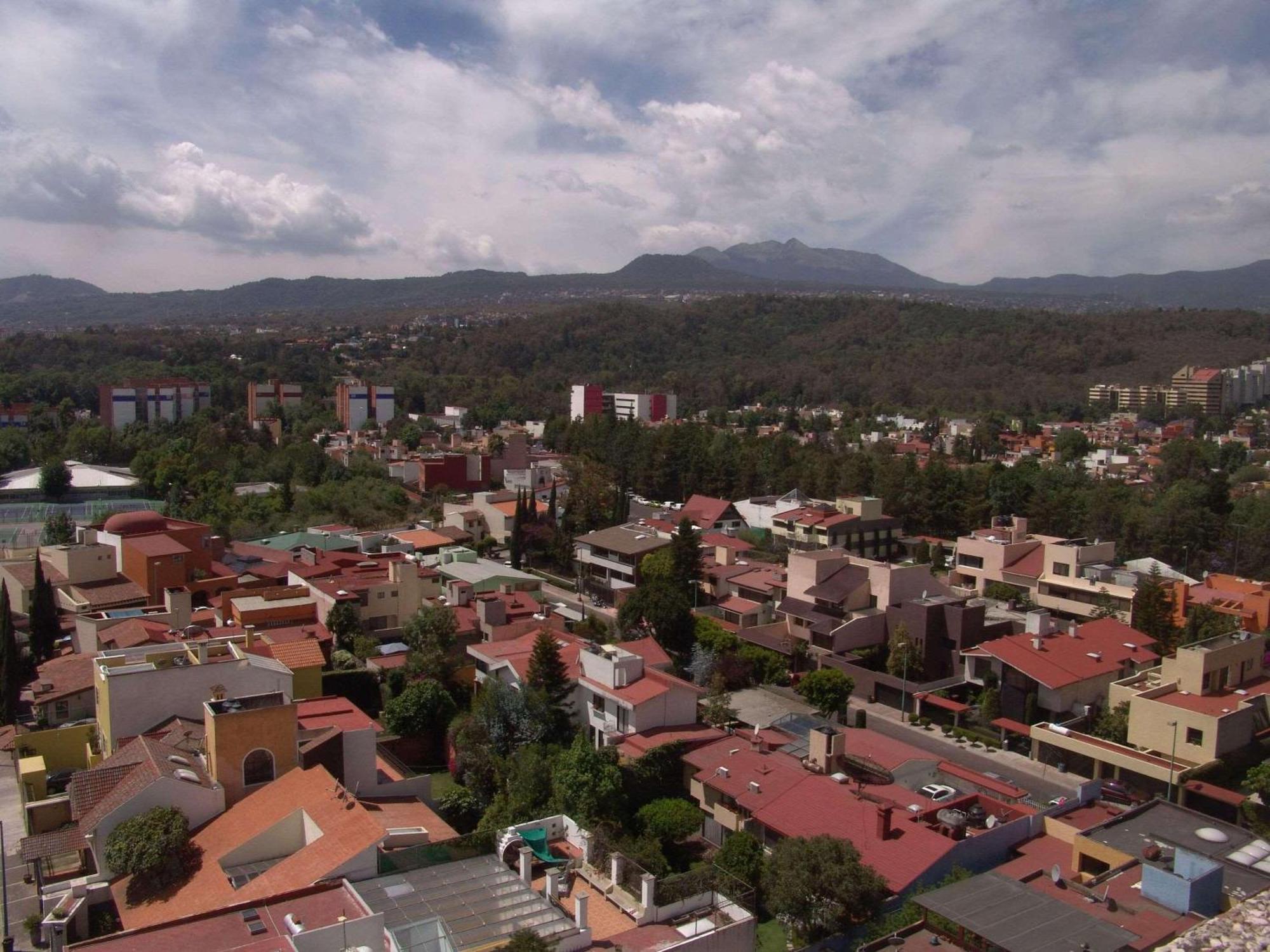 Radisson Paraiso Hotel Мехико Экстерьер фото View of San Cristóbal Ecatepec
